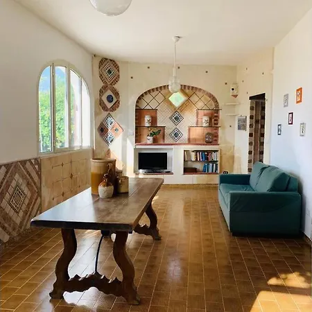 Ippolita Localita La Staffa Holiday home *